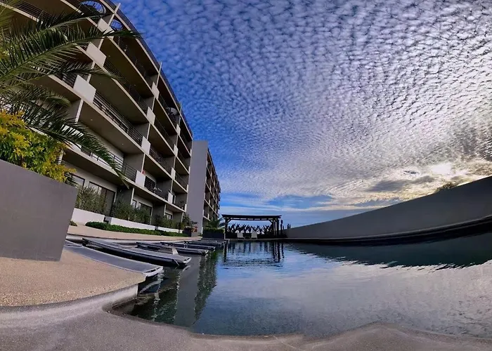 Marea Sabina Luxury Ocean View & Amenities Apartment